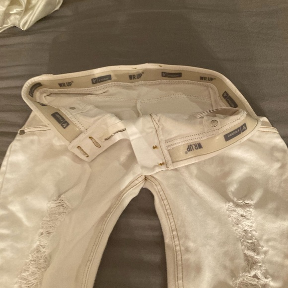 Distressed white Freddy’s x small - Picture 3 of 4